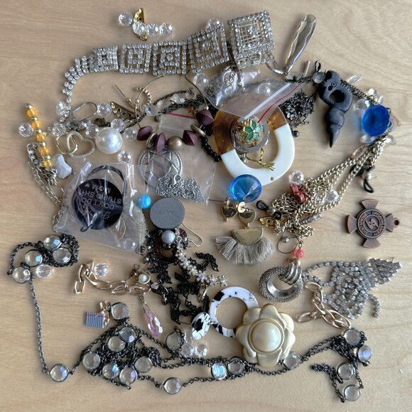 Jewelry Making Lot 4.5 lbs Fashion Costume Jewelry - Picture 7 of 9
